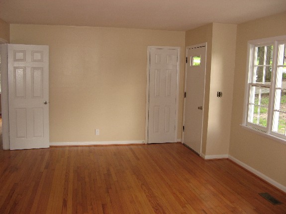 Large
                        Living Room with Coat Closet